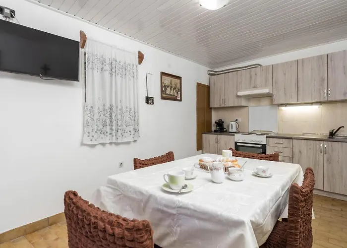 Amazing In With Kitchen *