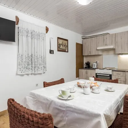 Charmante Maison De 2 Chambres À Susak *