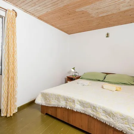 2 Bedroom Lovely Home In Susak *