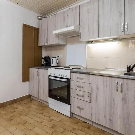 2 Bedroom Lovely Home In Susak